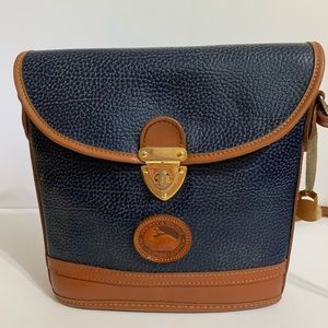 Dooney and Bourke all weather leather purse.
